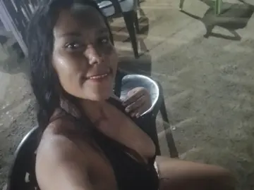 Nude Webcam with Lucianaxht_ from Imlive