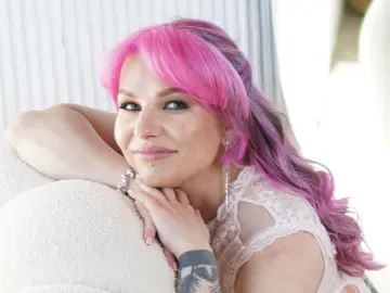 Nude Webcam with LeyaTaryn from Livejasmin