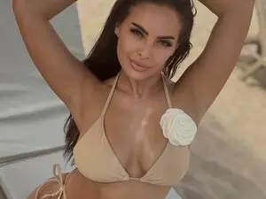 Best Webcam with Alma_Luv from Myfreecams